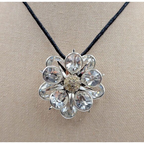 Vintage Walter Lampl 12K White Gold Filled Clear Crystal Flower Brooch Pendant - Picture 14 of 16